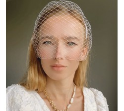 Headband with a veil KrasaJ. White.